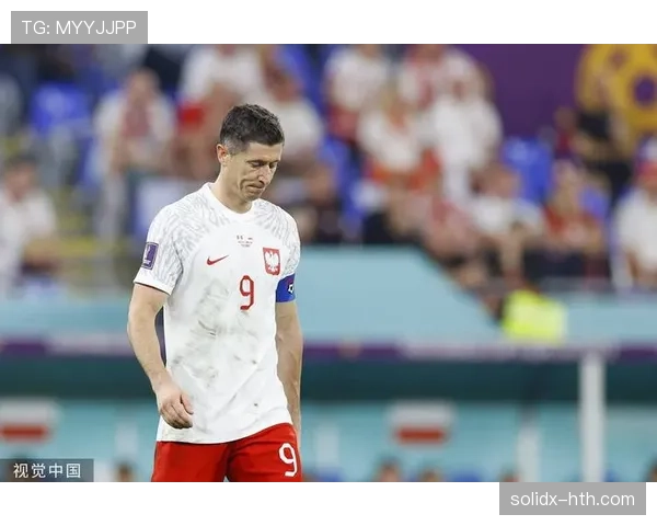 莱万多夫斯基遭遇失利,球队迎来新挑战,未来表现备受关注 莱万多夫斯基遭遇失利,球队迎来新挑战,未来表现备受关注